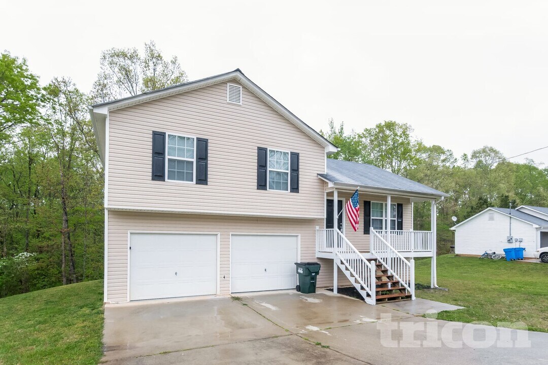 302 Prometheous Way in Rockmart, GA - Building Photo