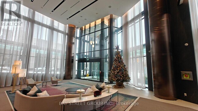 575 Bloor St E in Toronto, ON - Building Photo - Building Photo