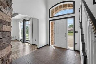 9425 Woodland Dr in Johnston, IA - Building Photo - Building Photo
