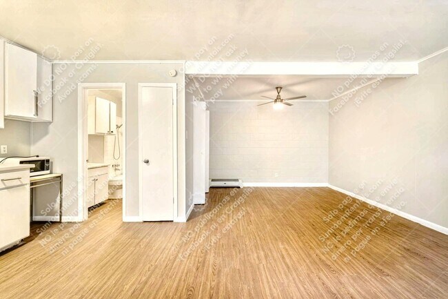901 Springdale Rd in Austin, TX - Building Photo - Building Photo