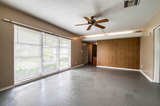 4111 S Indian River Dr in Fort Pierce, FL - Building Photo - Building Photo