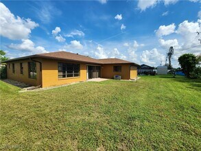 2213 SE 8th Pl in Cape Coral, FL - Building Photo - Building Photo