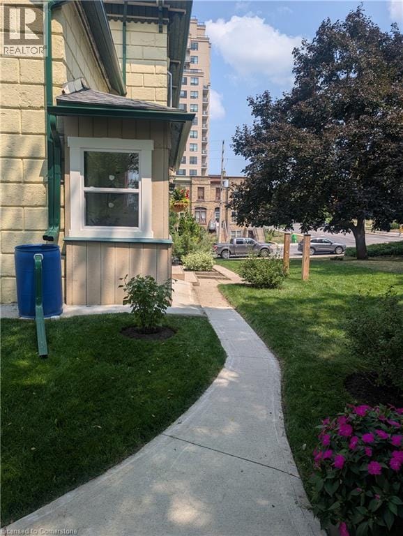 property at 25 Courtland Ave E