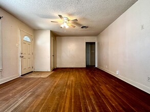 3319 27th St-Unit -Front in Lubbock, TX - Building Photo - Building Photo