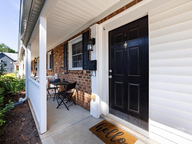 1348 Green Oaks Ln in Charlotte, NC - Building Photo - Building Photo