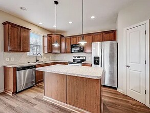 2844 Acarie Dr in Columbus, OH - Building Photo - Building Photo