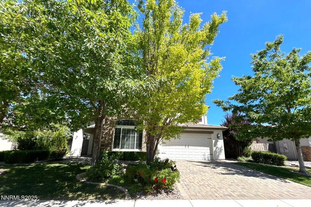 7158 Coldwater St in Sparks, NV - Building Photo