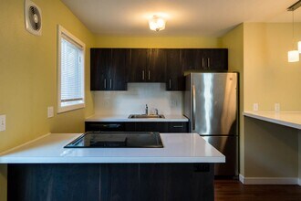 121-125 NE 24th Ave-Unit -125 in Portland, OR - Building Photo - Building Photo