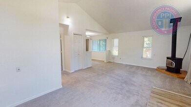 621 9th St in Lake Oswego, OR - Building Photo - Building Photo