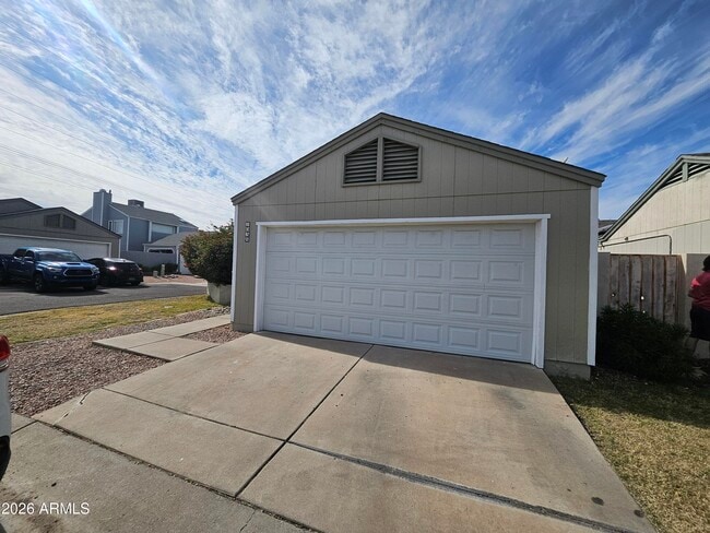 property at 7038 S 42nd St