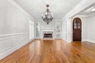 2041 Mendenhall Cir in Atlanta, GA - Building Photo - Building Photo