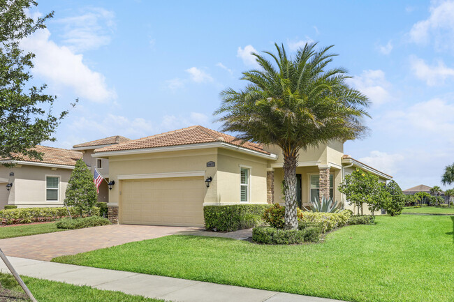 20037 Caserta Wy in Port St. Lucie, FL - Foto de edificio - Building Photo