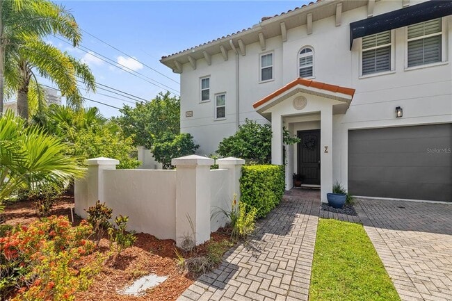 property at 3102 W El Prado Blvd