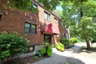 Portland Villas 1985 in St. Paul, MN - Foto de edificio - Building Photo