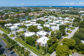 Town & Country Estates Condos in Delray Beach, FL - Building Photo - Building Photo