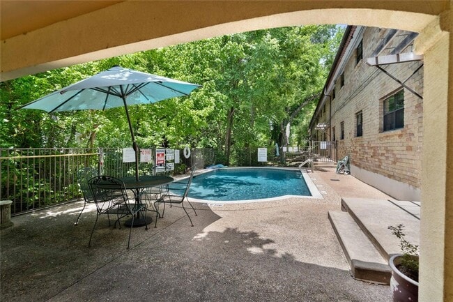 407 E 45th St, Unit 211 in Austin, TX - Building Photo - Building Photo