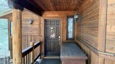 26720 Robin Dr in Idyllwild, CA - Building Photo - Building Photo