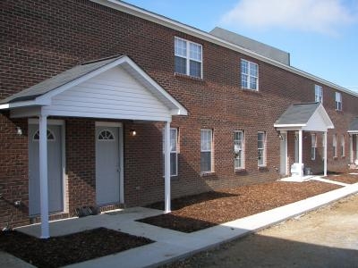 Rivergate Townhome Apartments in Hokes Bluff, AL - Foto de edificio - Building Photo