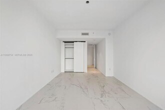 1000 Biscayne Blvd, Unit 0336 in Miami, FL - Foto de edificio - Building Photo