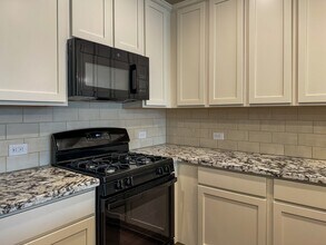 5541 Evanston Ln in Pasadena, TX - Building Photo - Building Photo