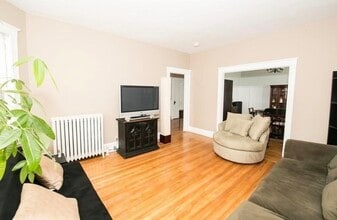 54 County Rd in Chelsea, MA - Building Photo - Building Photo