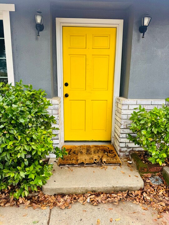 3429 Adams Ln in Redding, CA - Foto de edificio