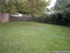 219 Flamingo Dr in Louisville, KY - Building Photo - Building Photo