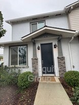 410 S Summit St in Visalia, CA - Building Photo