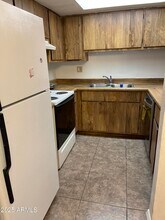 3810 N Maryvale Pkwy in Phoenix, AZ - Building Photo - Building Photo