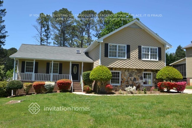 property at 3945 Thornhill Dr SW