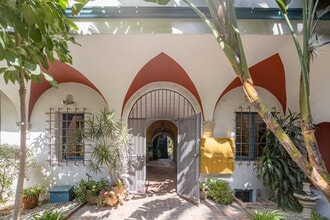 La Villa Valentino, LLC in Los Angeles, CA - Building Photo - Building Photo