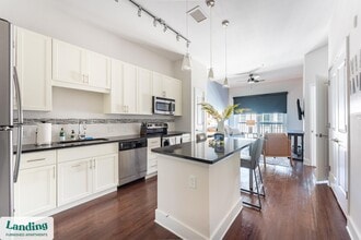 480 N Orange Ave, Unit 613 in Orlando, FL - Foto de edificio - Building Photo