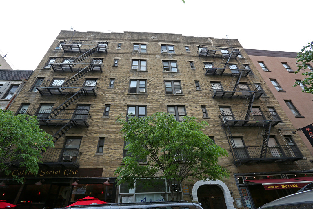 285 MOTT St in New York, NY - Building Photo