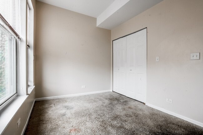5711 S Calumet Ave in Chicago, IL - Building Photo - Building Photo