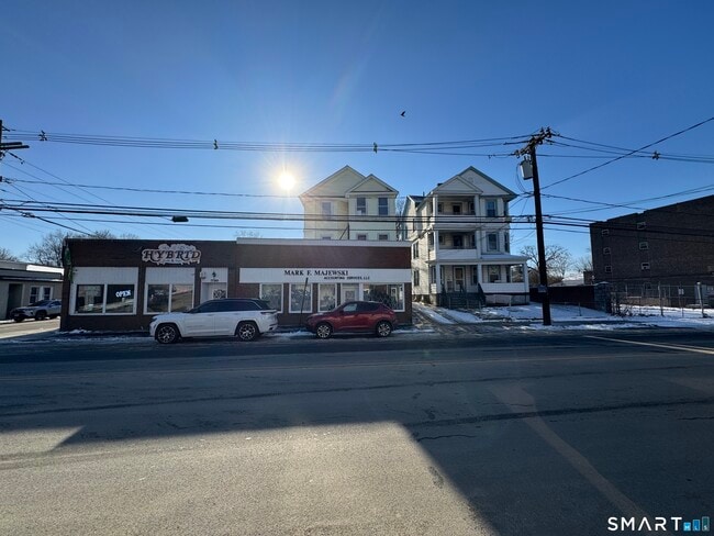 1720 E Main St in Waterbury, CT - Building Photo - Building Photo
