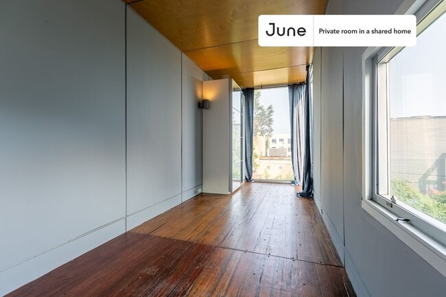 Private bedroom in 6 bed/6 bath Home in Washington, DC - Building Photo - Building Photo