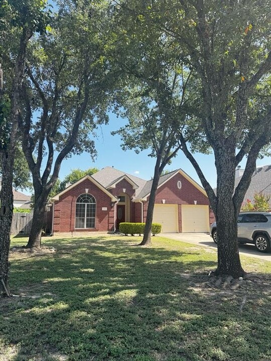 1811 Montana Sky Dr in Austin, TX - Building Photo
