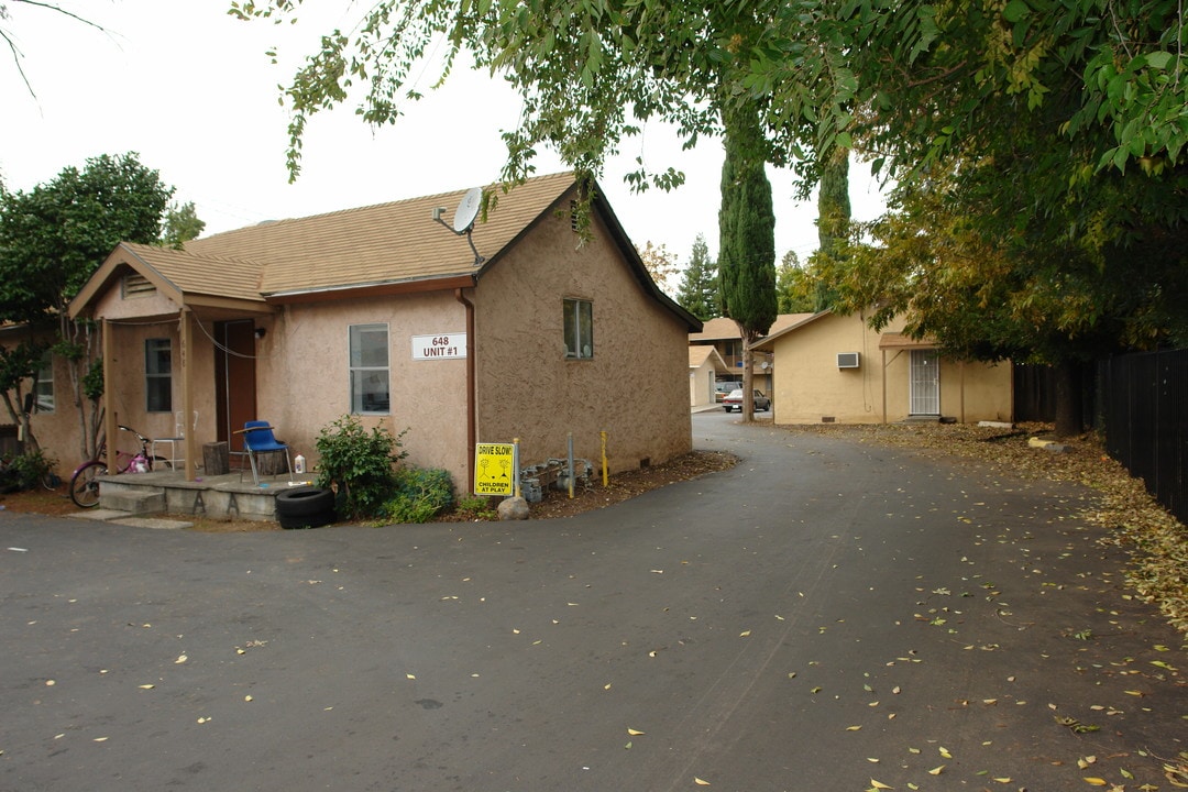 648 W 1st Ave in Chico, CA - Building Photo