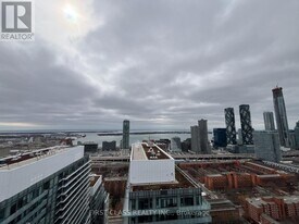 180 Front St E in Toronto, ON - Building Photo