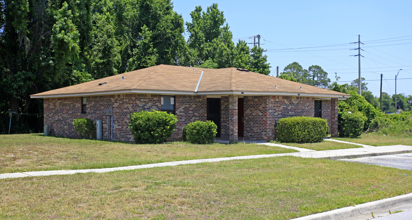 473-475 NW Early St in Lake City, FL - Building Photo