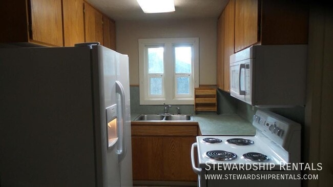 1827 Harris St in Eugene, OR - Building Photo - Building Photo