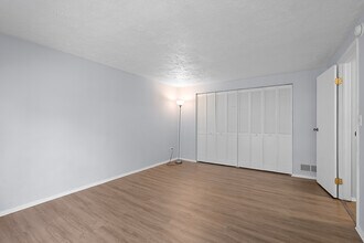 976 Wood Hollow Dr, Unit 1L in Cranberry Township, PA - Foto de edificio - Building Photo