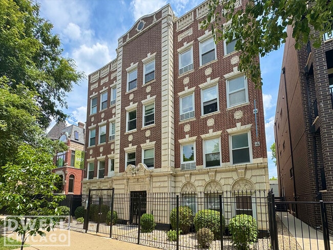 1637 N Humboldt Blvd, Unit 4