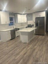 92 Vine St in New Britain, CT - Building Photo - Building Photo