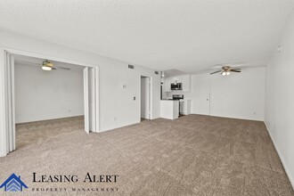 23515 Lyons Ave in Santa Clarita, CA - Building Photo - Building Photo