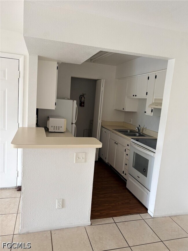 property at 2855 Winkler Ave