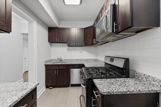 1112 W Glenlake Ave in Chicago, IL - Building Photo - Building Photo