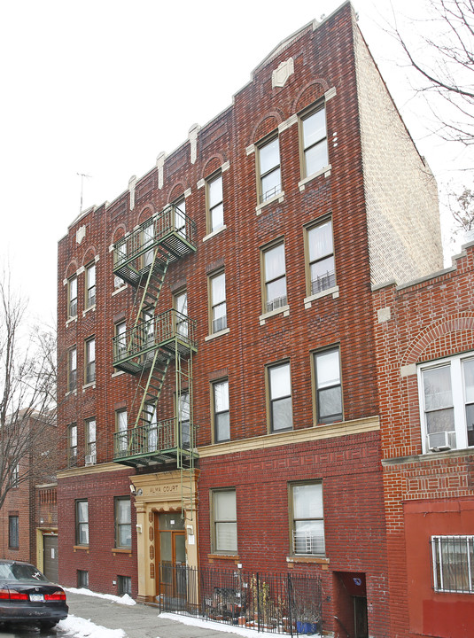 555 E 5th St in Brooklyn, NY - Building Photo