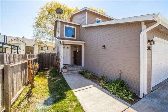 2282 S Amy Ave in Boise, ID - Building Photo - Building Photo