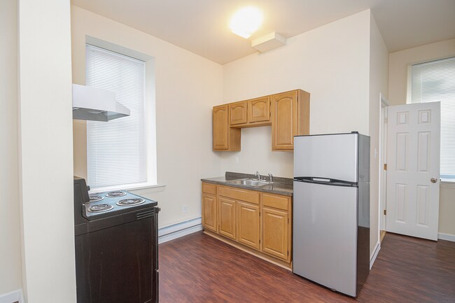 Chelten Ave 710 E in Philadelphia, PA - Building Photo - Building Photo